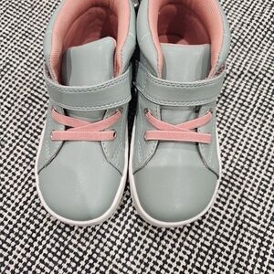 New Wonder Nation Shoes size 10